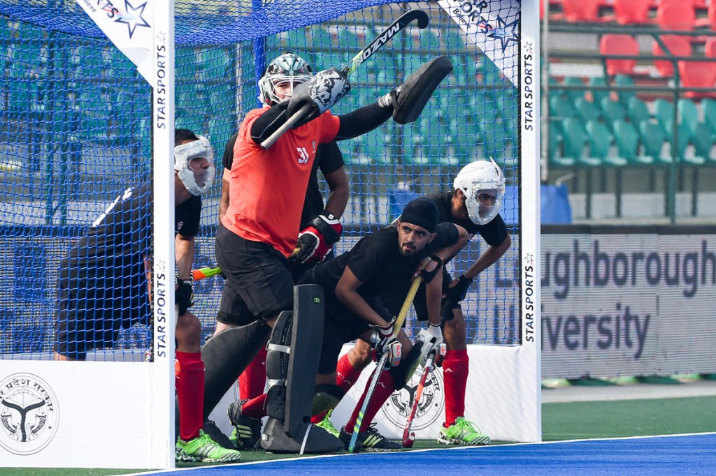 2016 Junior World Cup (Men). December 13, 2016 vs England. 6-0 loss. By Yan Huckedubler.