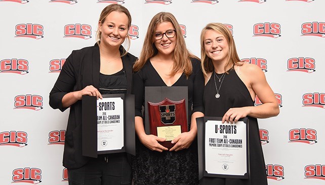 Women's National Program members Steph Norlander, Rachel Donohoe, and Hannah Haughn at the 2016 USports Awards (By Len Catling, UBC Senior Manager, Communications and Media Relations)